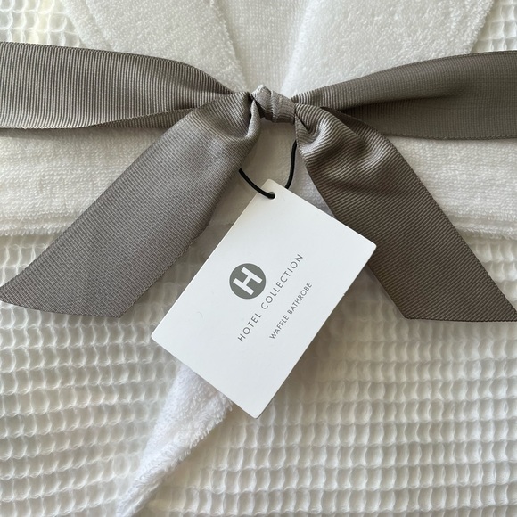 White Hotel Collection Bath Robe - Picture 2 of 6